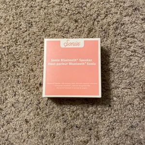 ~GREAT FOR SUMMER!~ Sonix Bluetooth Speaker